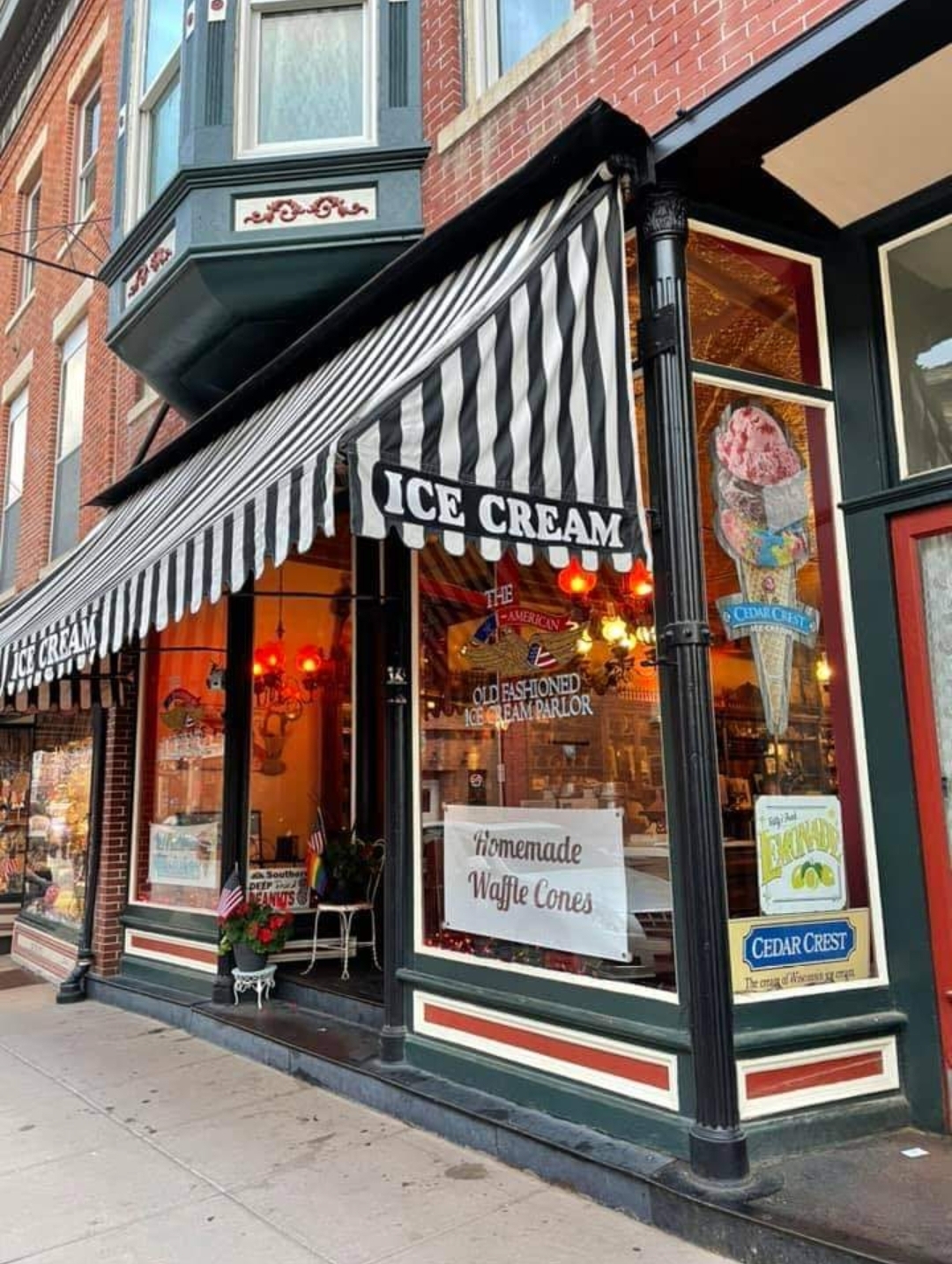 American Old Fashion Ice Cream Parlor in Galena, IL