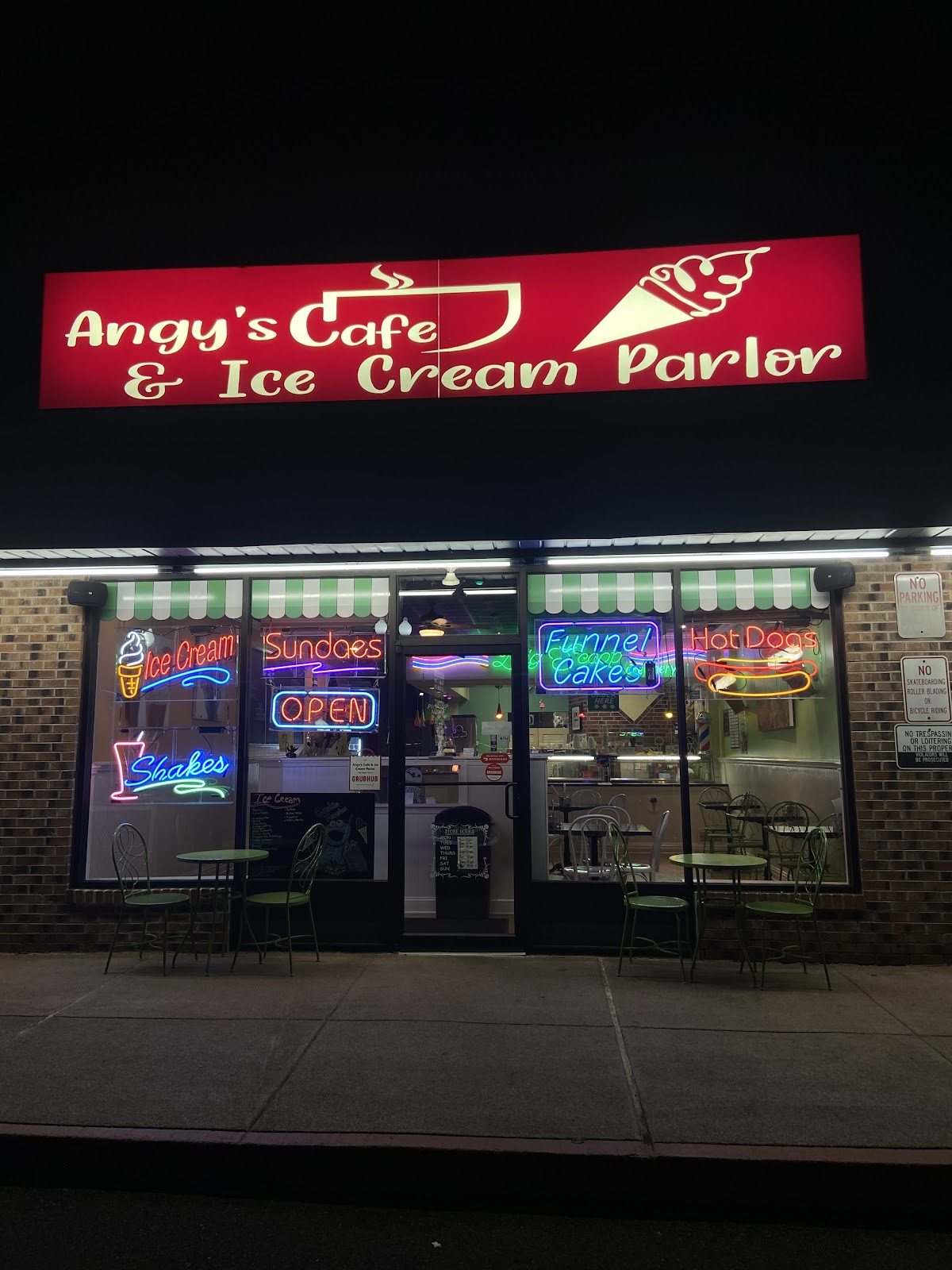 Angy’s Cafe & Ice Cream Parlor in Warminster, PA