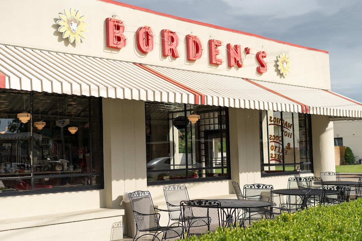 Borden's Ice Cream Shoppe in Lafayette, LA