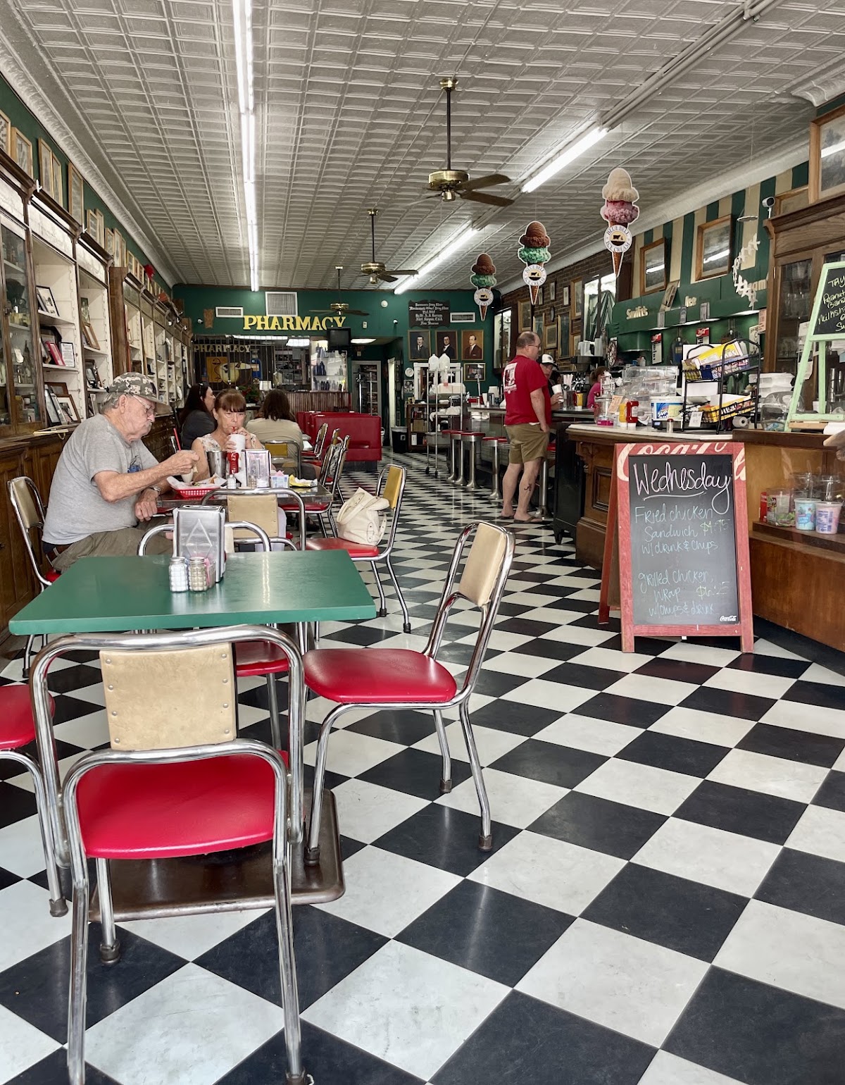 BORROUMS DRUG STORE photo from Google