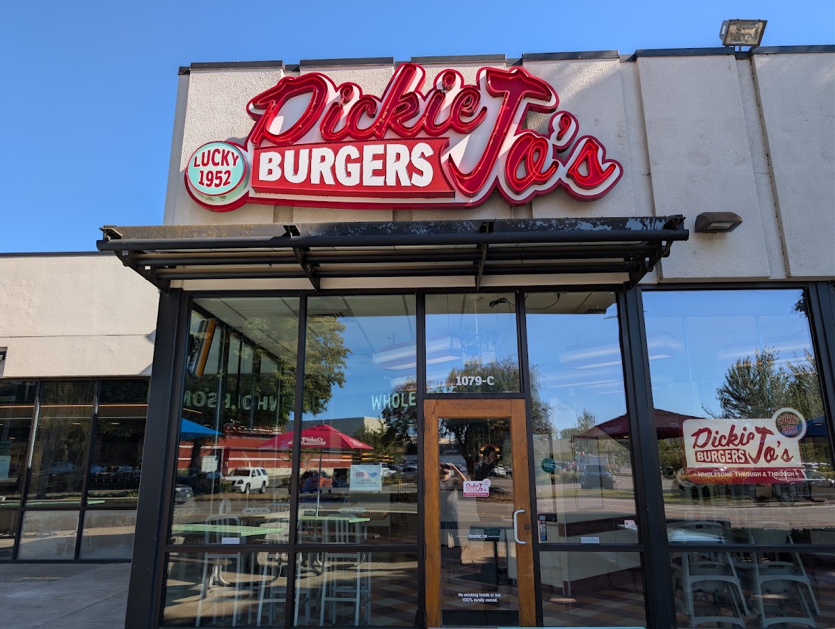 DickieJo's Burgers in Eugene, OR