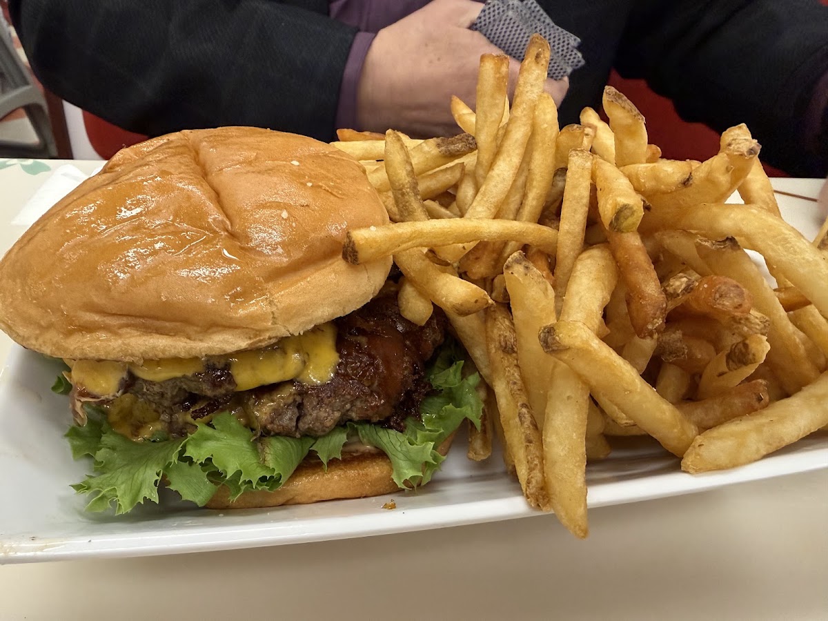 DickieJo's Burgers photo from Google