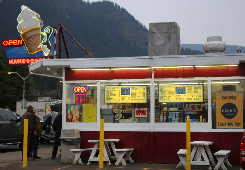 Eastwind Drive-In in Cascade Locks, OR