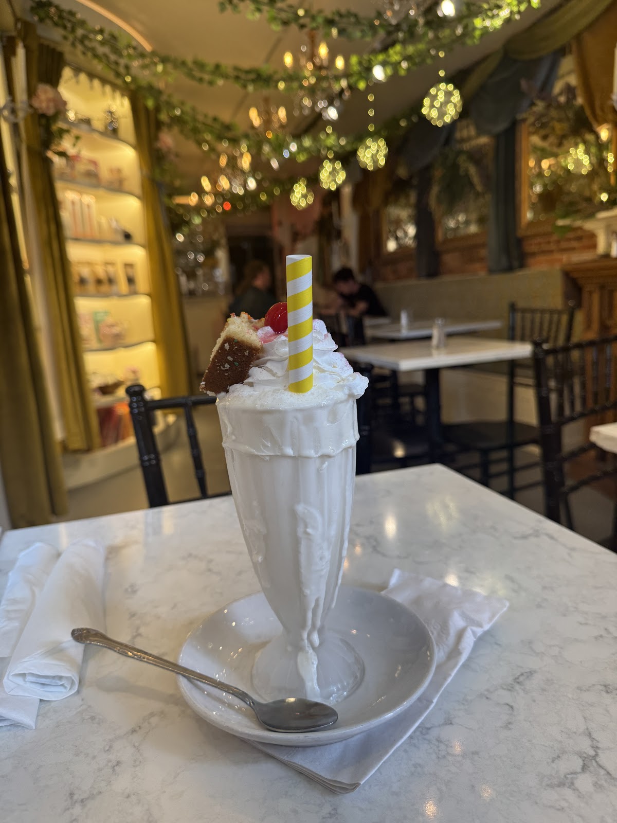 Fezziwig's Food and Fountain photo from Google