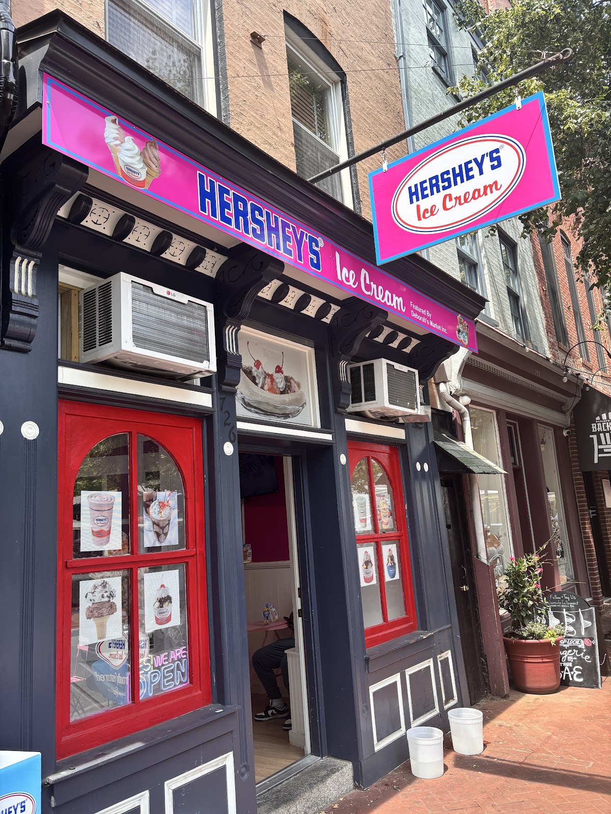 Hersheys’s Ice Cream (Light Street) in Baltimore, MD