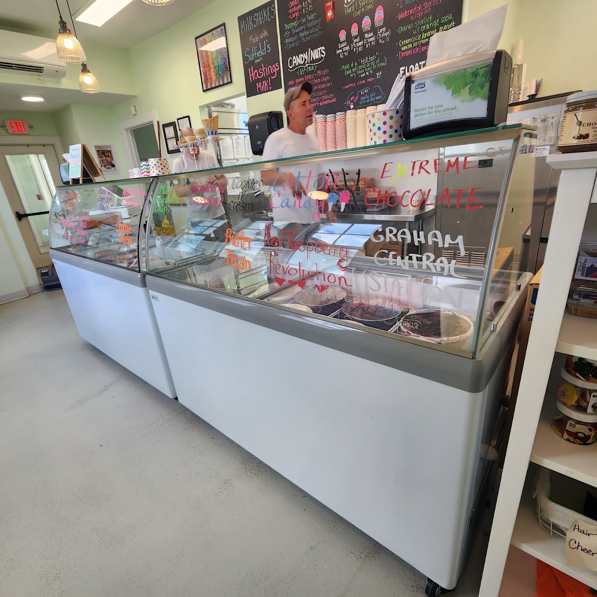 Hilltop Farm Store and Creamery in Suffield, CT
