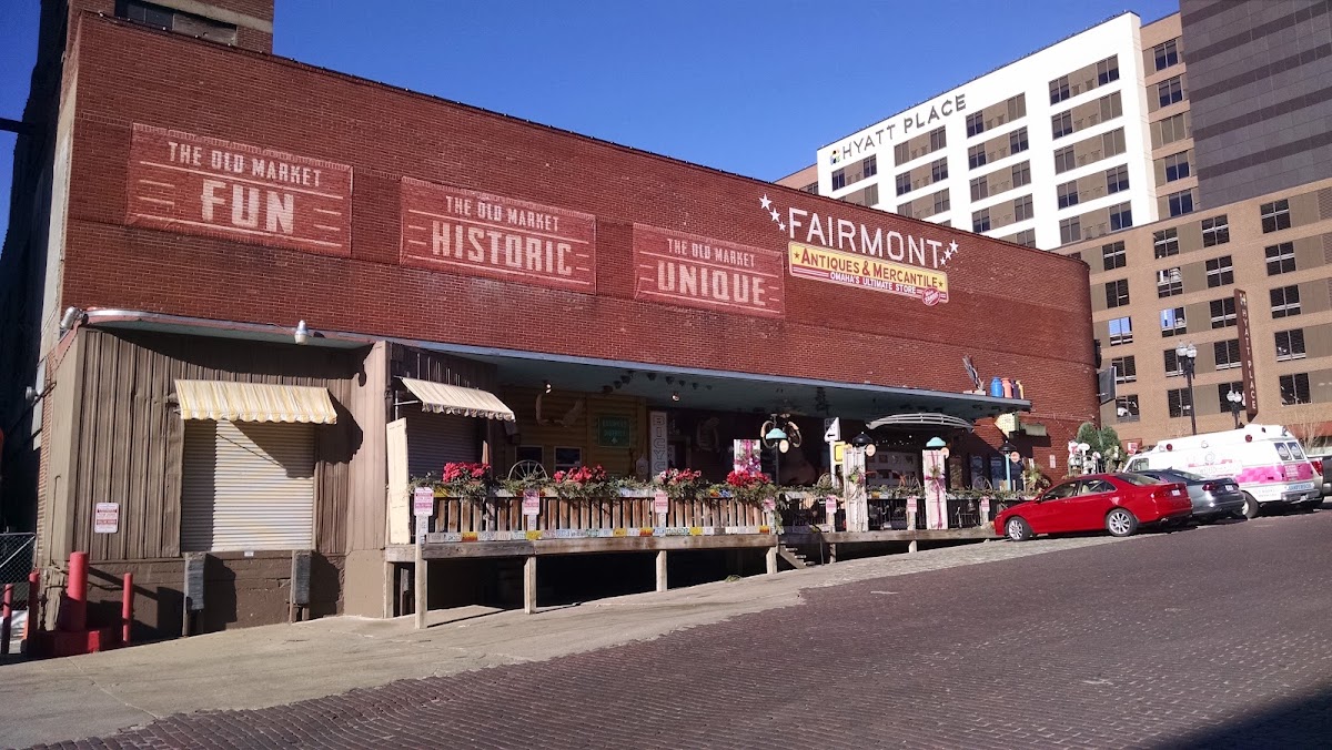 Hollywood Candy in Omaha, KS