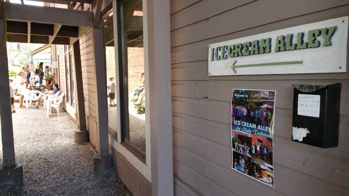 Ice Cream Alley in McCall, ID