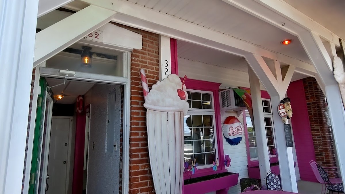 Ice Cream Parlor in Delaware City, DE