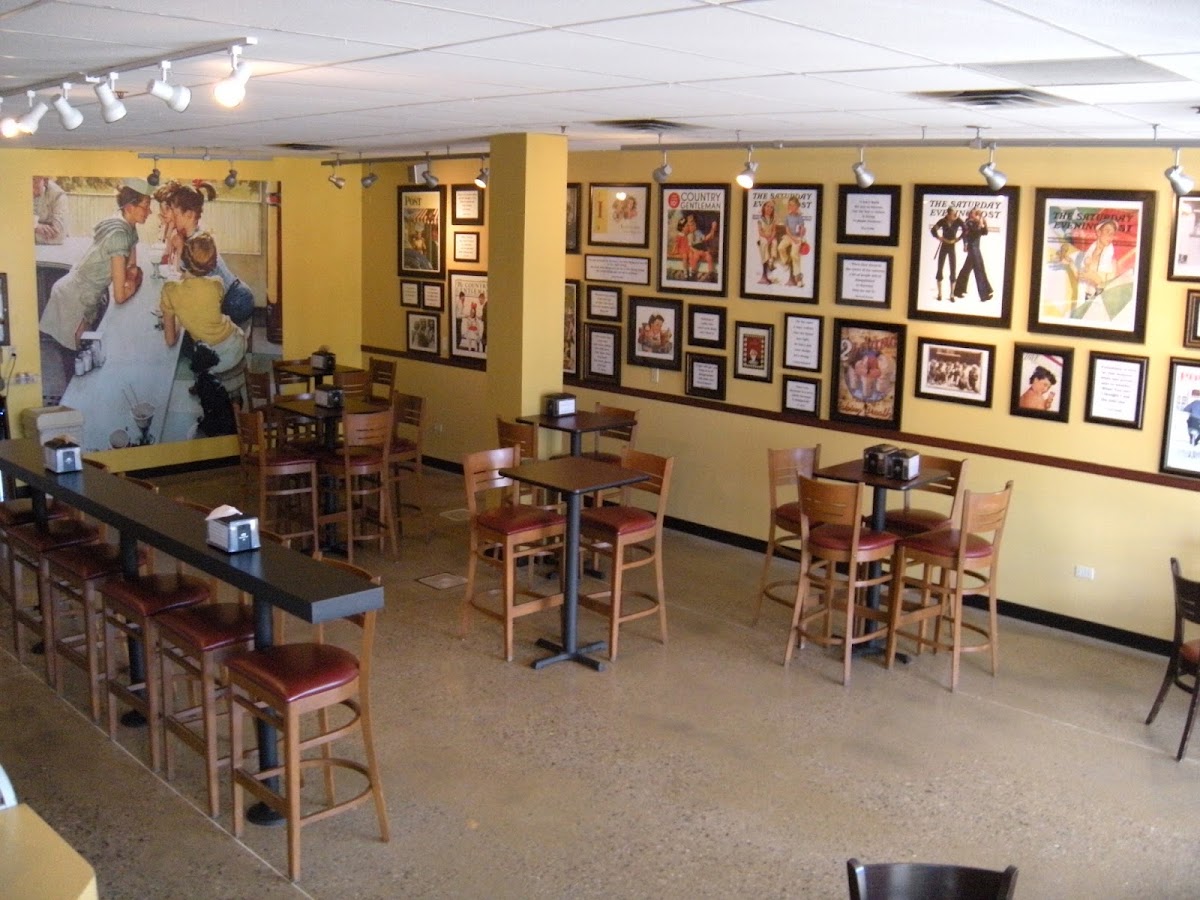 Inside Scoop Creamery in Littleton, CO