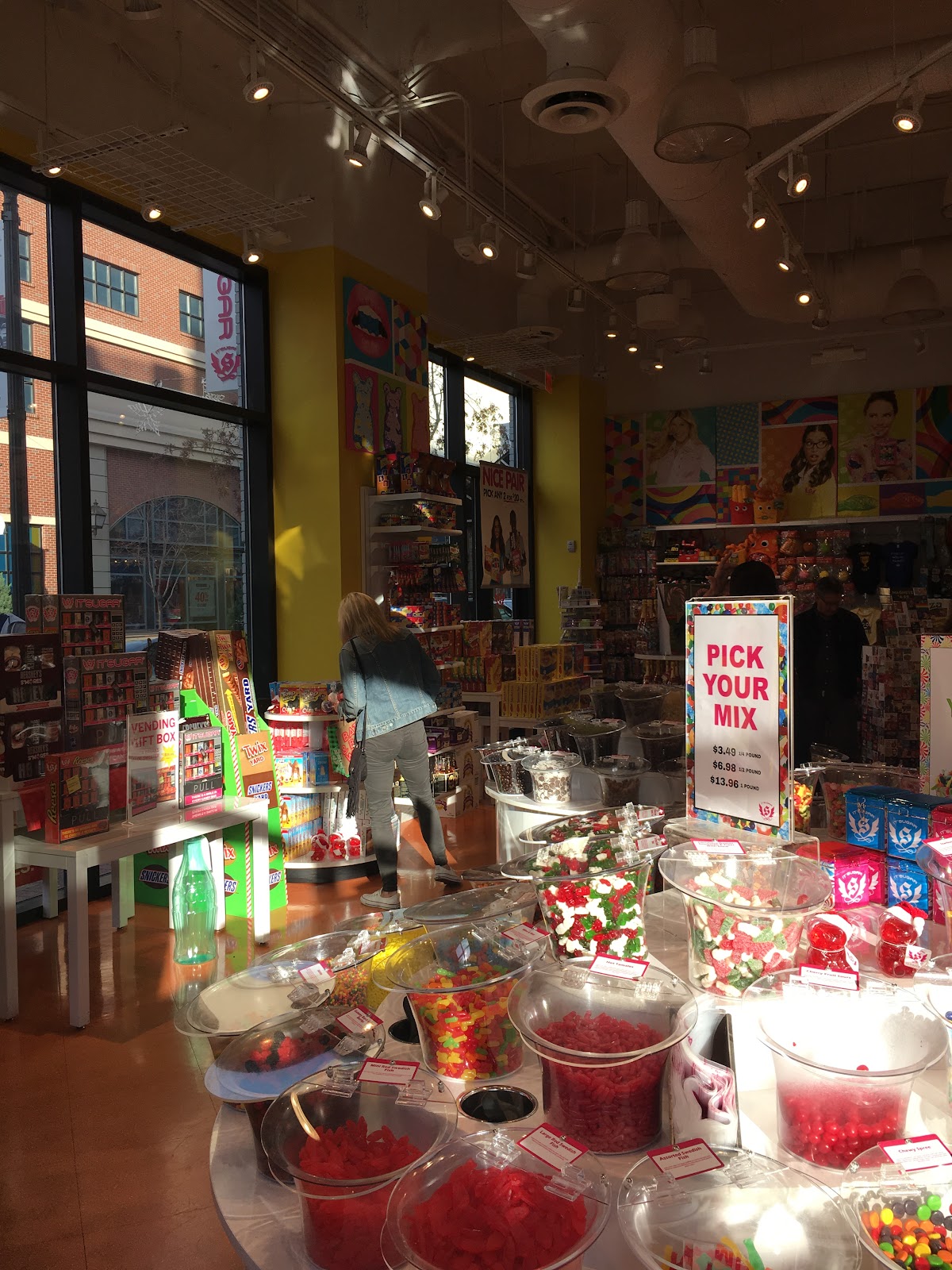 IT'SUGAR photo from Google