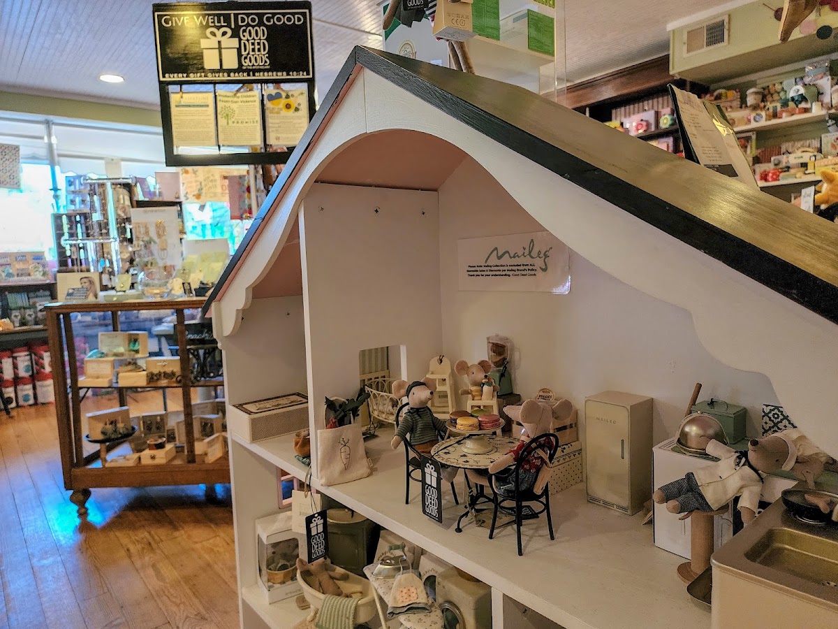 Lee's Inlet Apothecary photo from Google