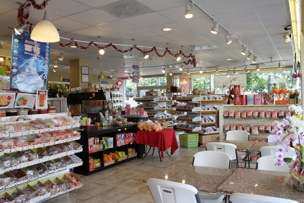 Lin's Hawaiian Snacks in Honolulu, HI