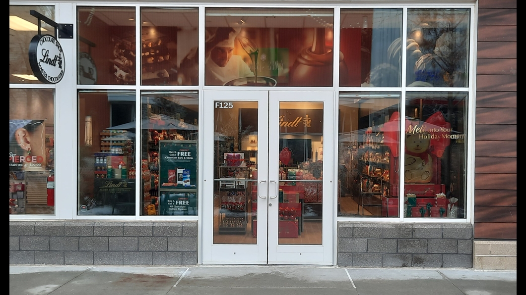 Lindt Chocolate Shop in Gretna, NE