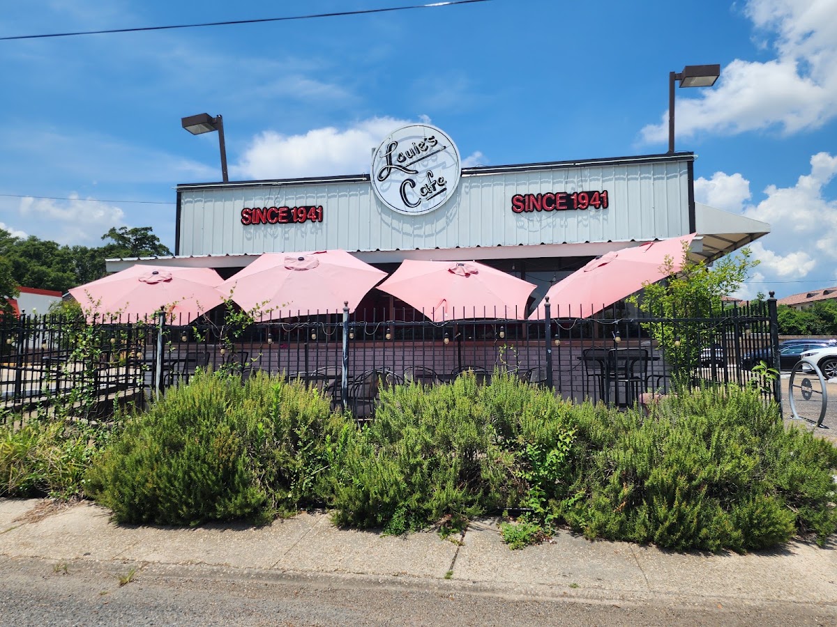 Louie's Cafe in Baton Rouge, LA