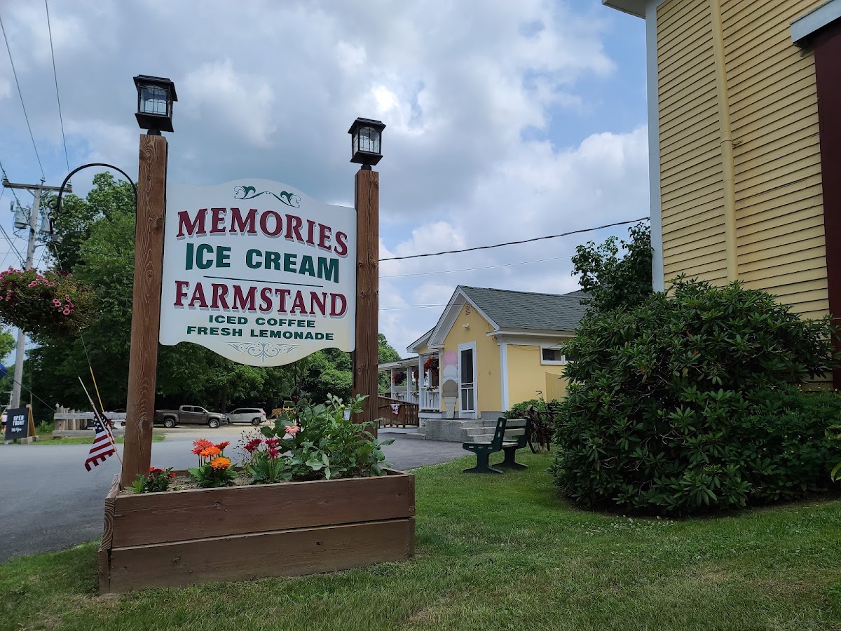 Memories Ice Cream in Kingston, NH