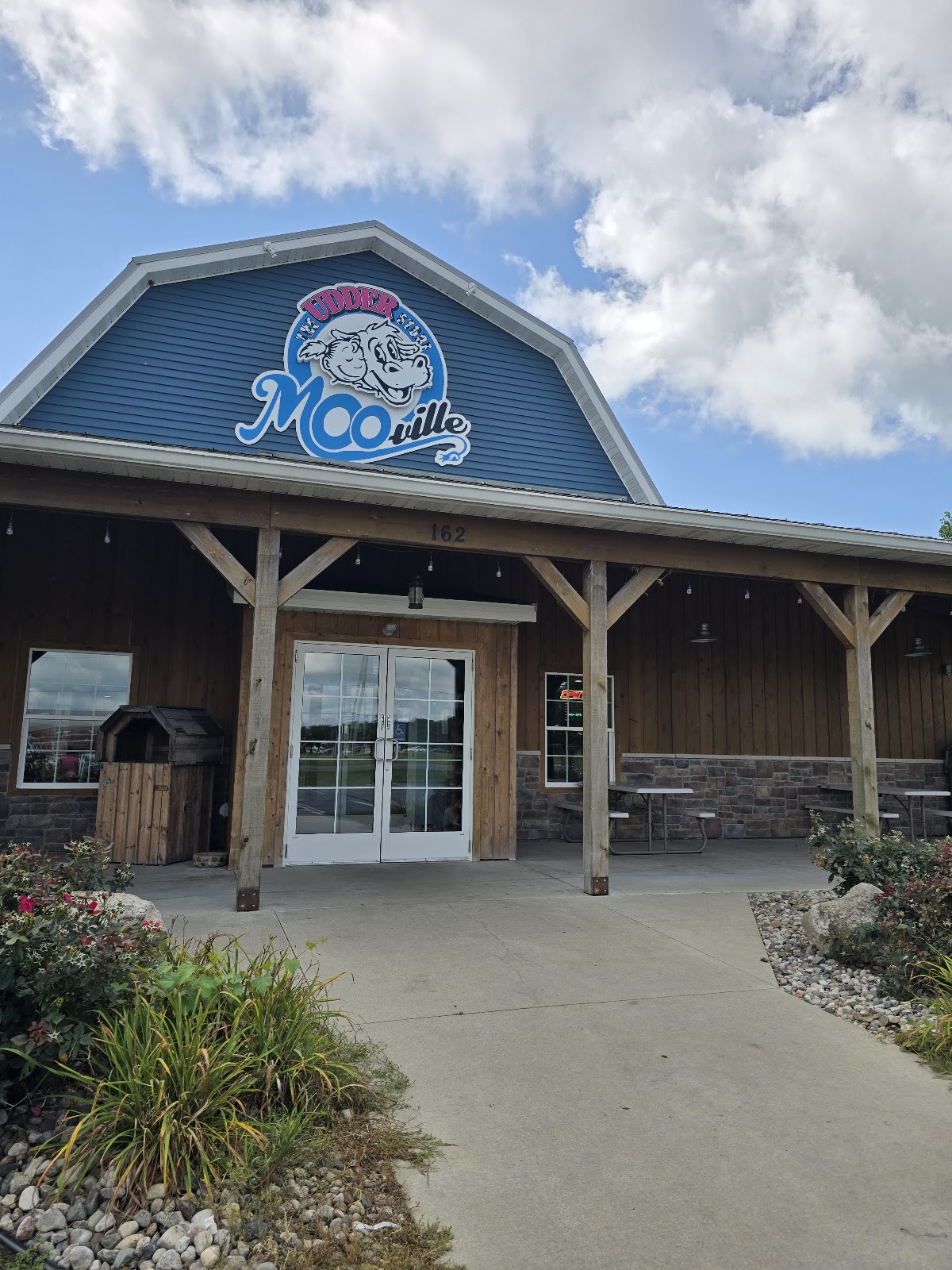 MOO-ville Creamery in Ionia "The Udder Store" in Ionia, MI