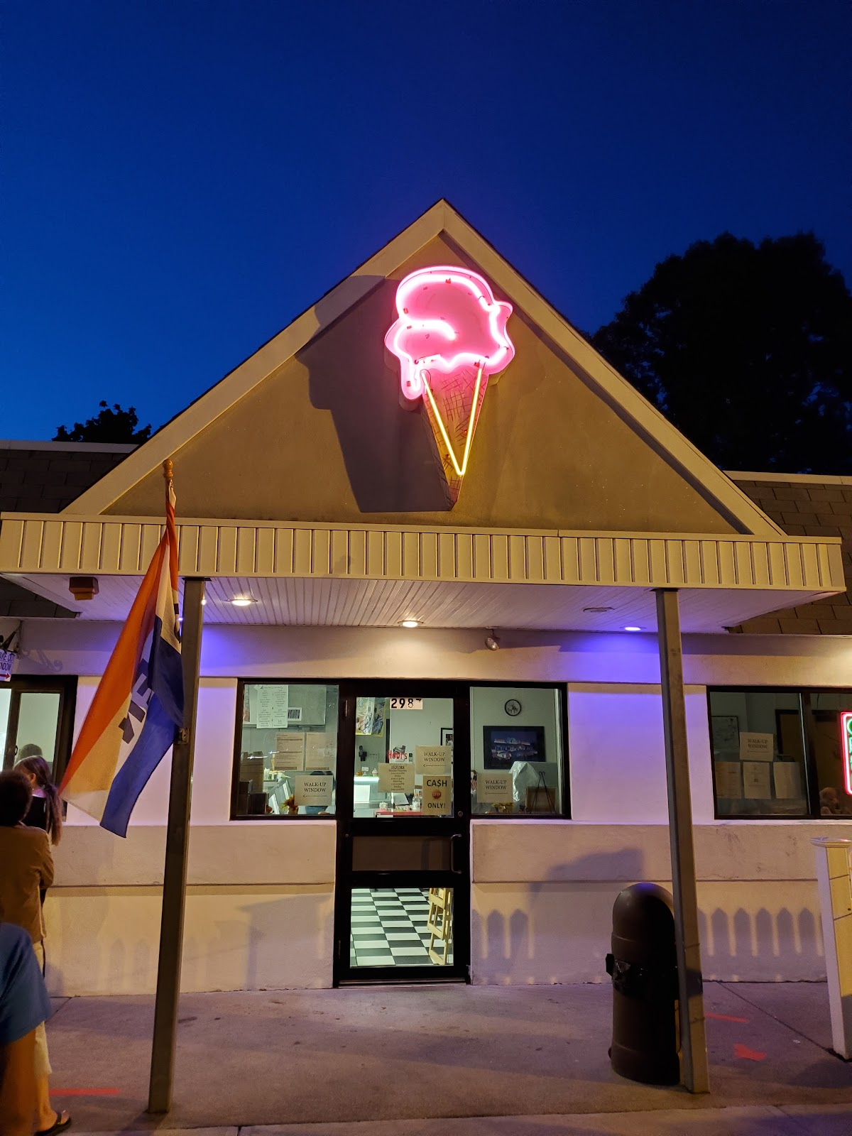 Papa's Ice Cream in Warwick, RI