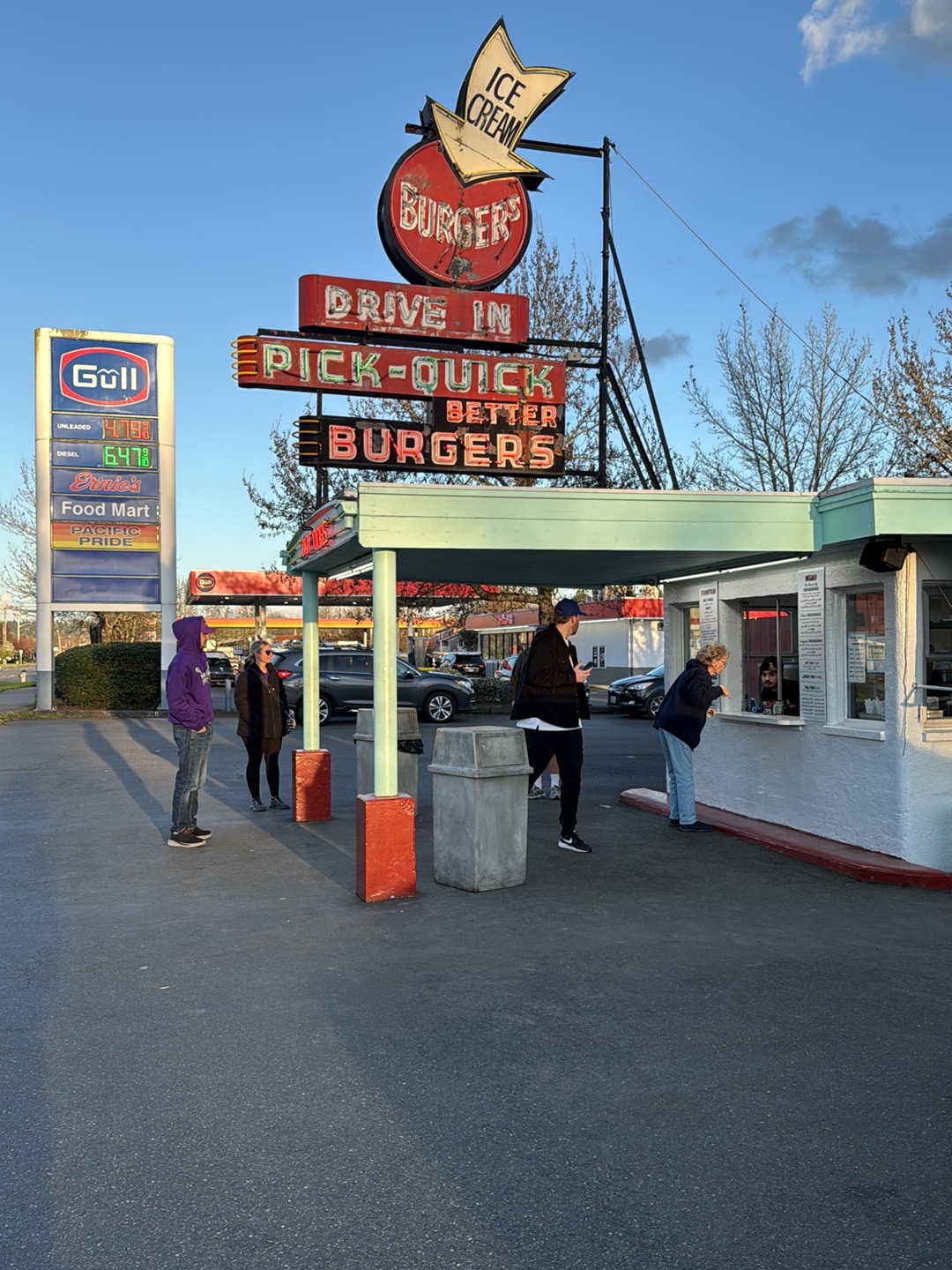 PICK-QUICK Drive In in Fife, WA
