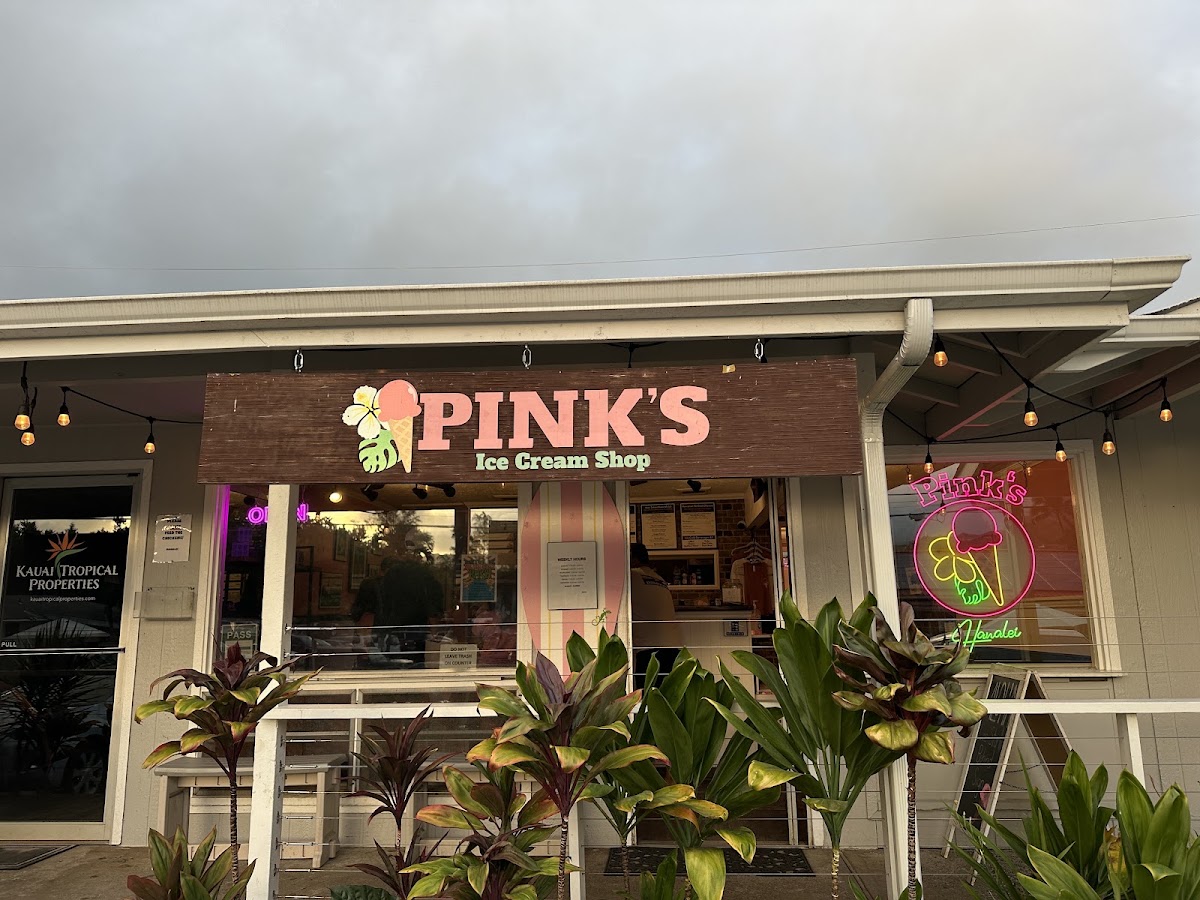 Pink's Ice Cream Shop in Hanalei, HI