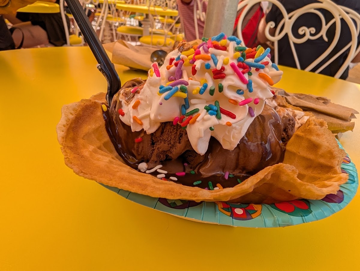 Plaza Ice Cream Parlor photo from Google