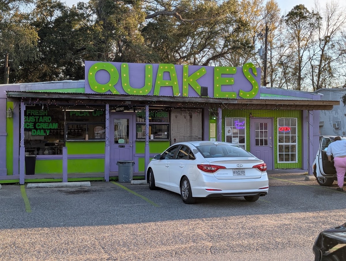 Quakes Ice Creamery in Ocean Springs, MS