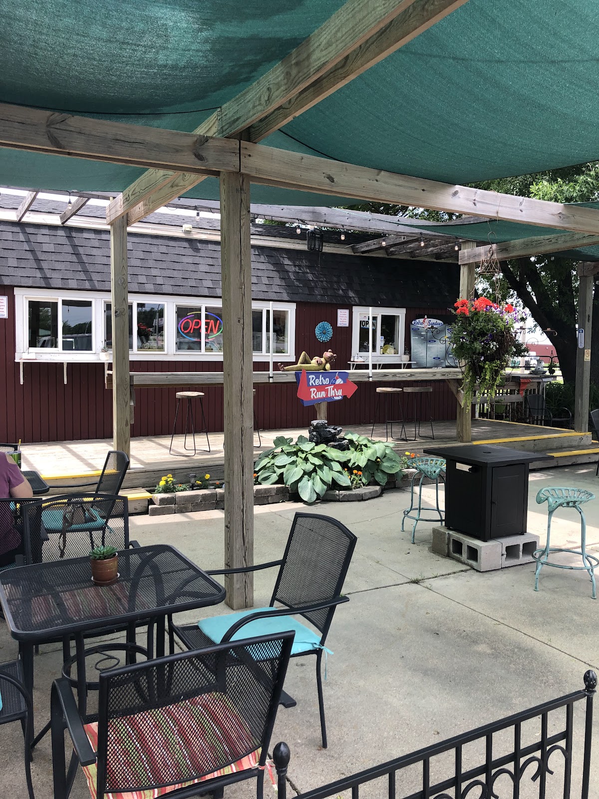 Retro Sundaes in Shenandoah, IA