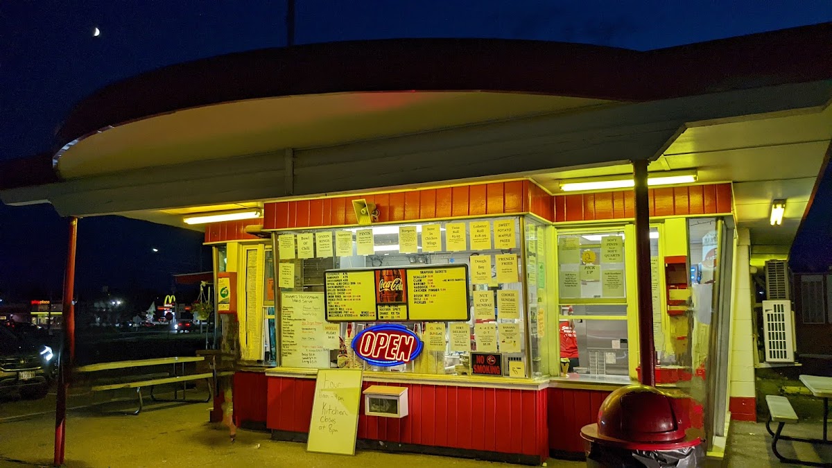 Sawyer's Dairy Bar in Newport, ME