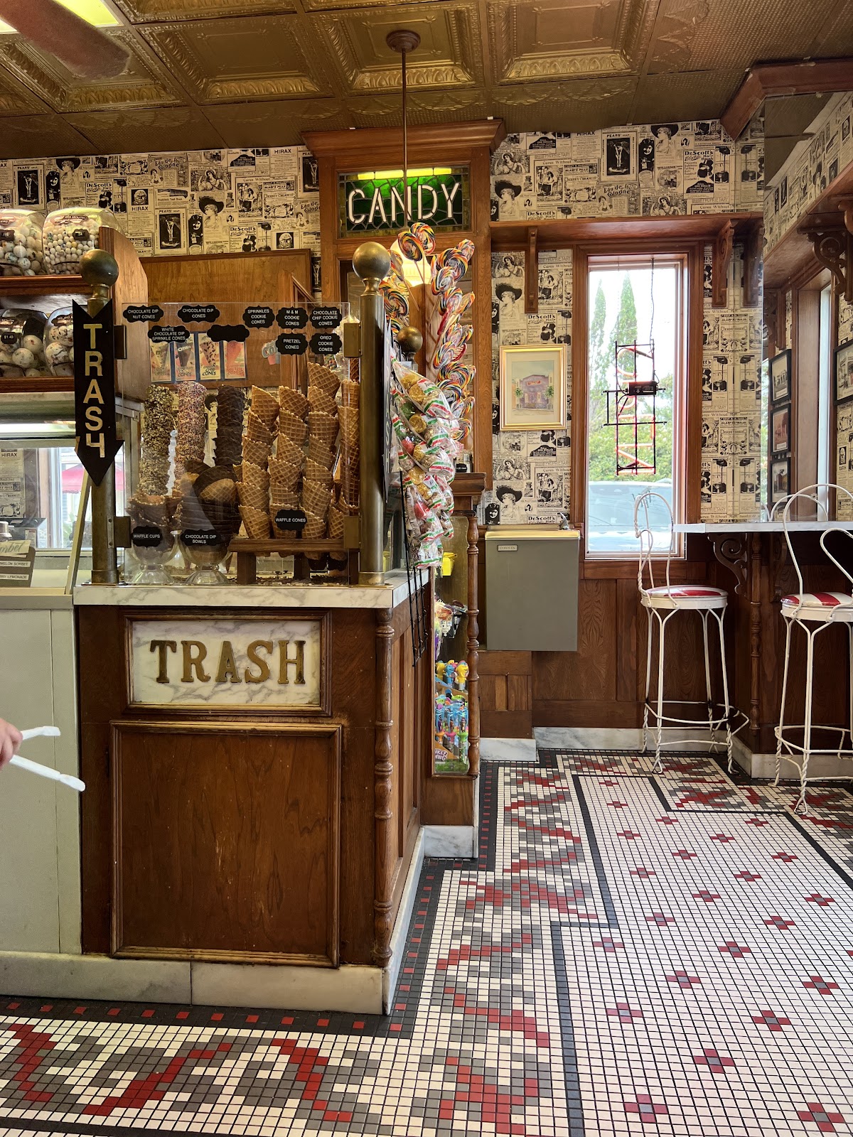 Scarlet Scoop Ice Cream Parlor in Houma, LA