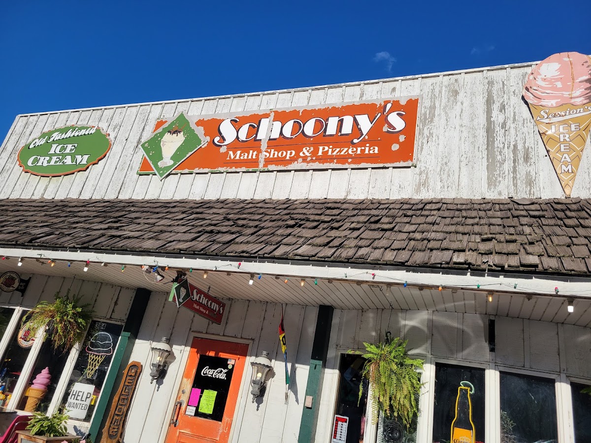 Schoony's Malt Shop and Pizzeria in Taylors Falls, MN