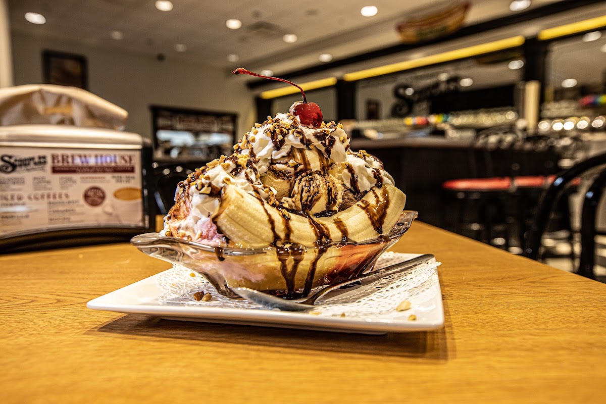 Scooples Icecream Parlor and Restaurant photo from Google