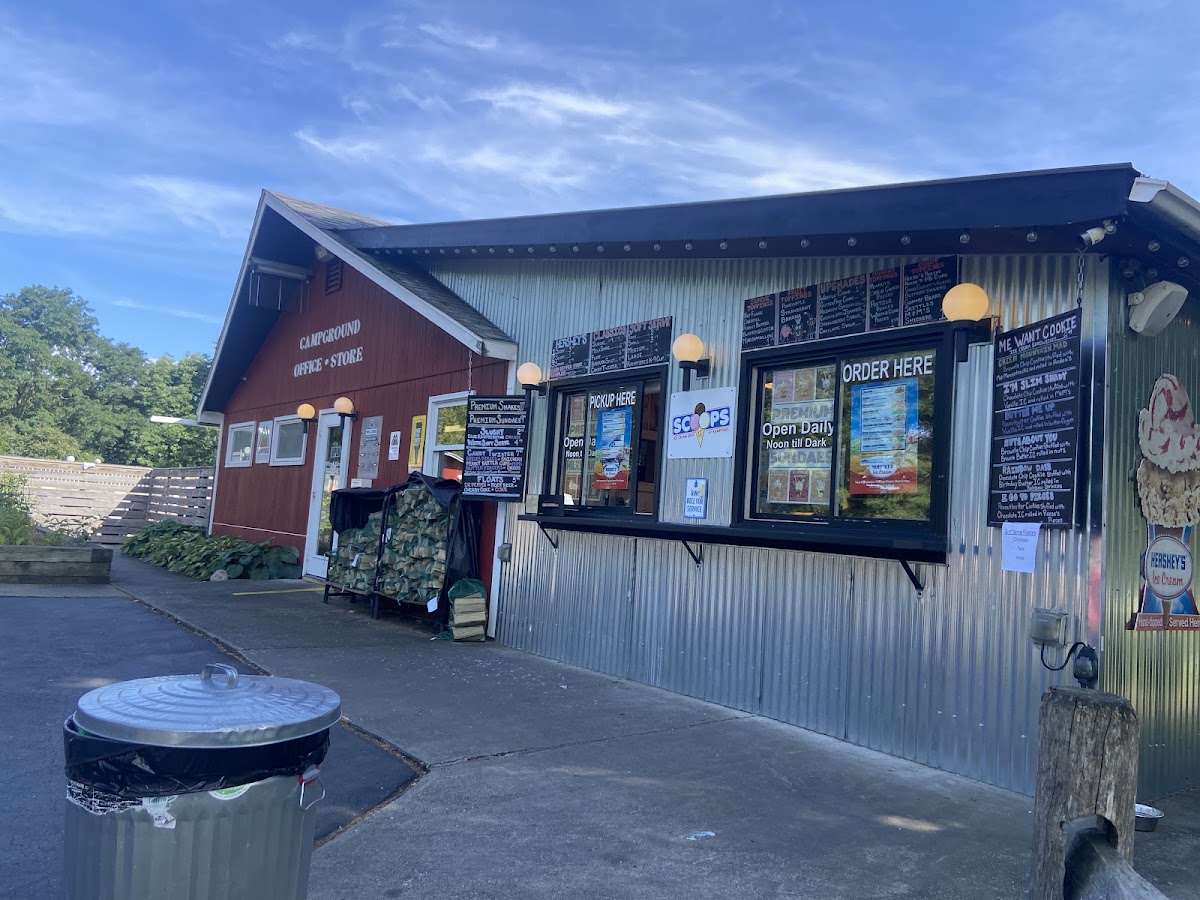 Scoops Ice Cream in Dummerston, VT