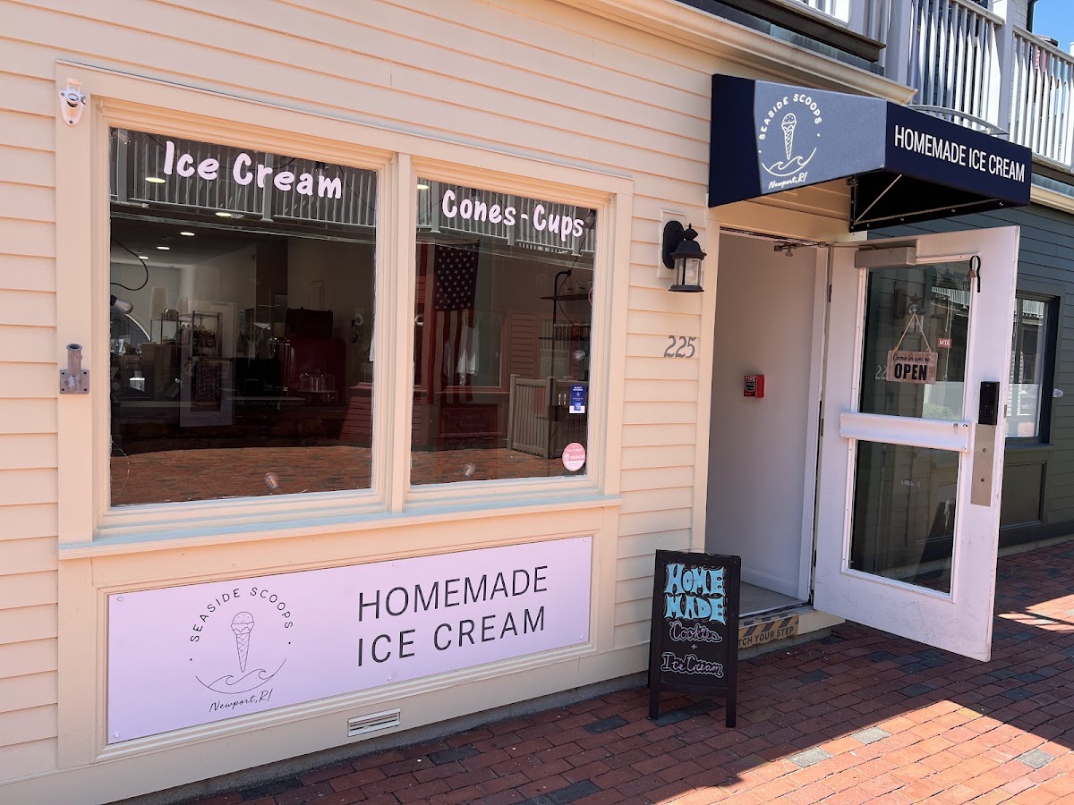 Seaside Scoops in Newport, RI