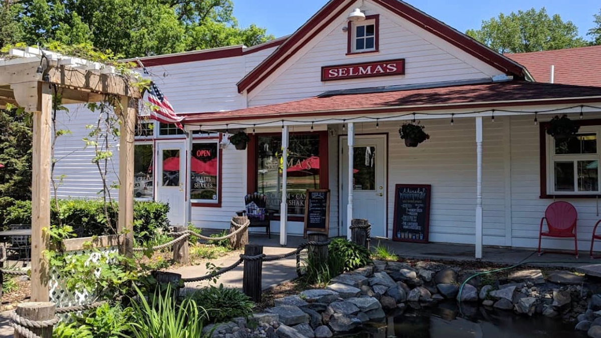 Selma’s Ice Cream Parlor in Afton, MN