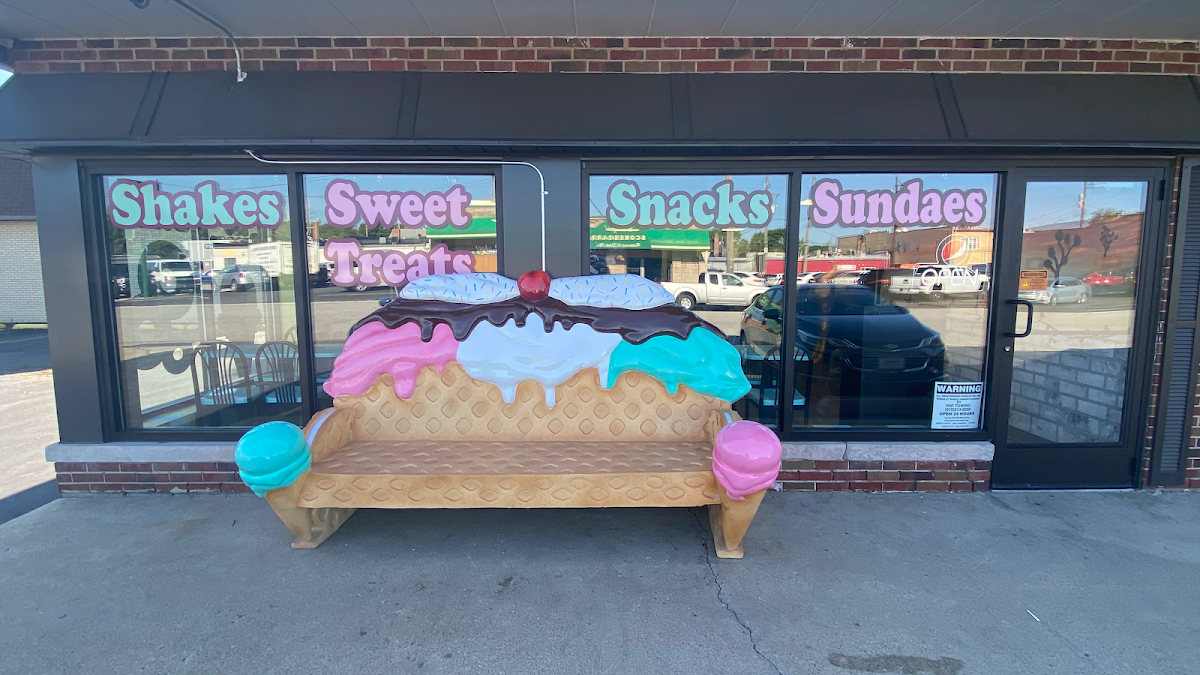 serenDIPity Restaurant & Ice Cream Parlor in Griffith, IN