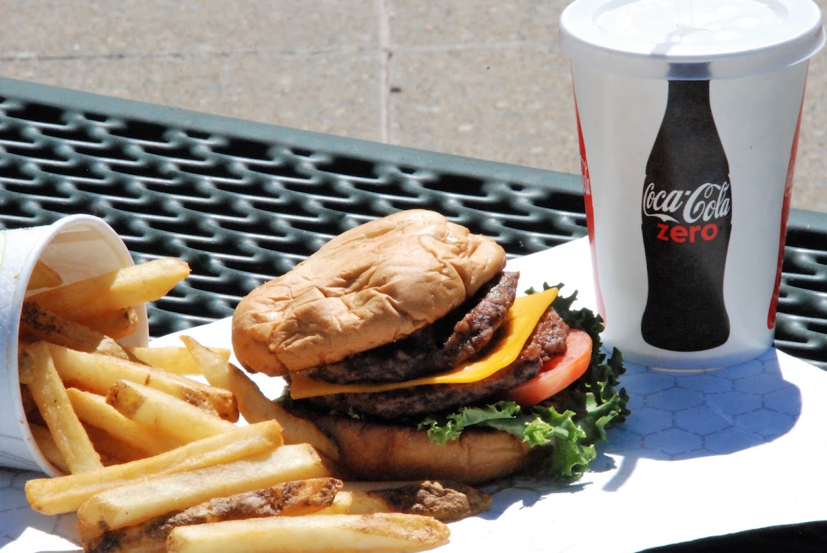 Sheriff Bear's Burgers and Ice Cream photo from Google