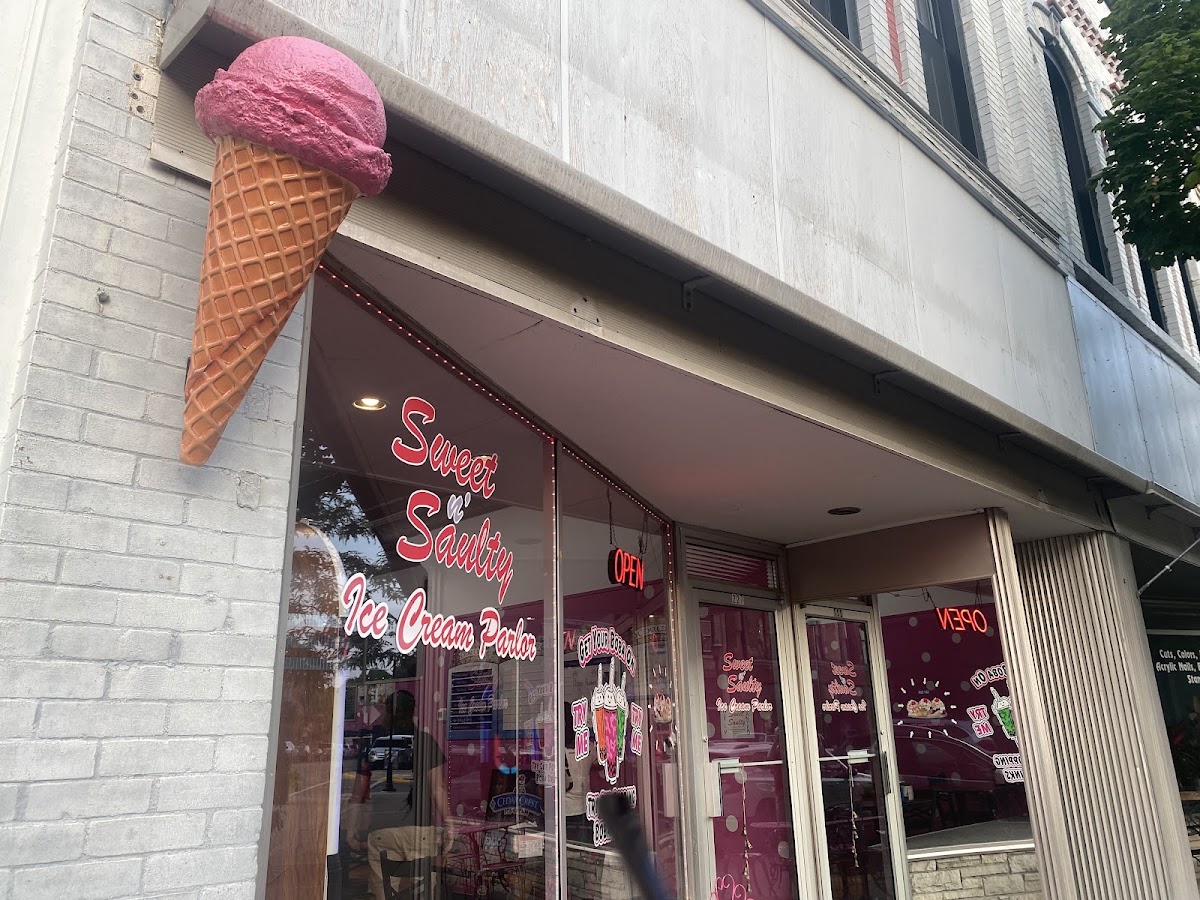 Sweet n' Saulty Ice Cream Parlor in Ripon, WI