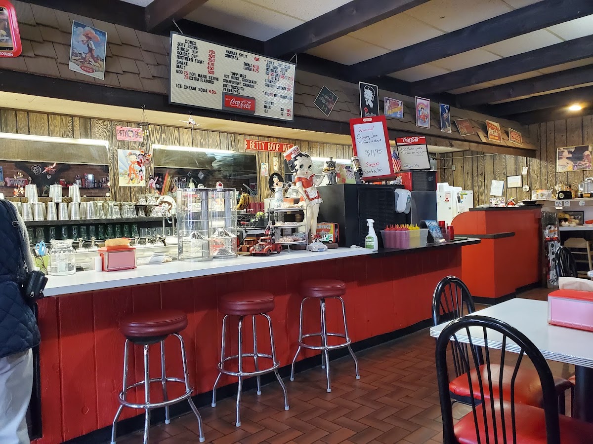 Tara's Cafe and Malt Shop in Belton, MO