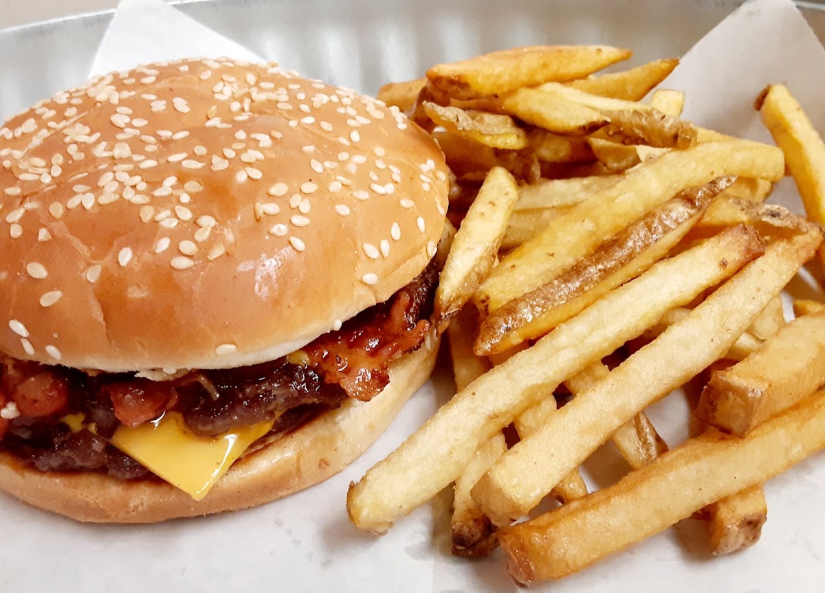 The Burger Garage & Ice Cream Shop photo from Google