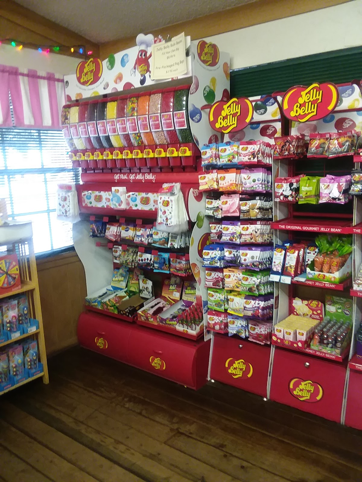 The Candy Crate and Candy Mountain Fudge photo from Google