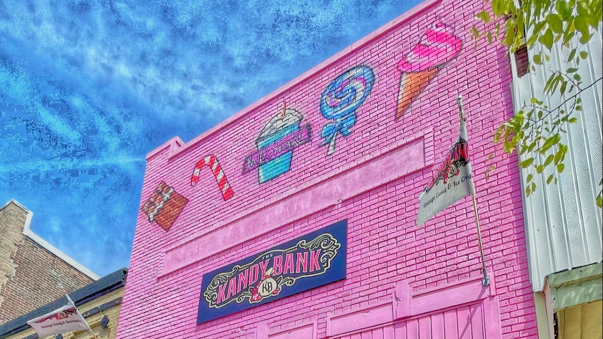 The Kandy Bank | Vintage Candy & Ice Cream Shop in Humboldt, TN