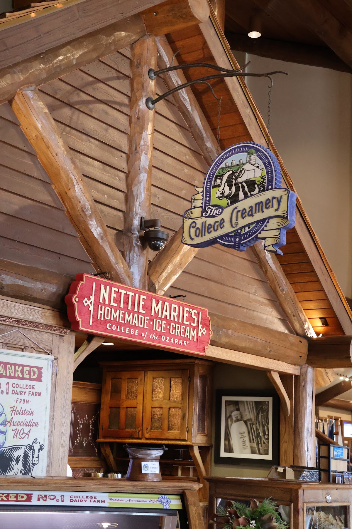 The Keeter Center - College Creamery in Point Lookout, MO