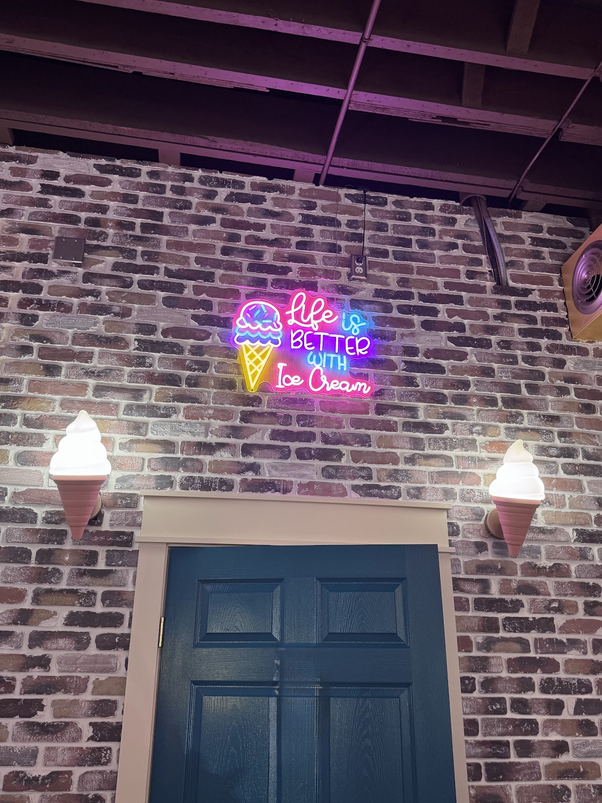 The Scoop Biloxi photo from Google