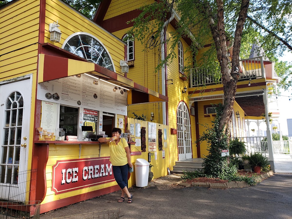 The Widows Walk Ice Creamery in Clarksville, IN