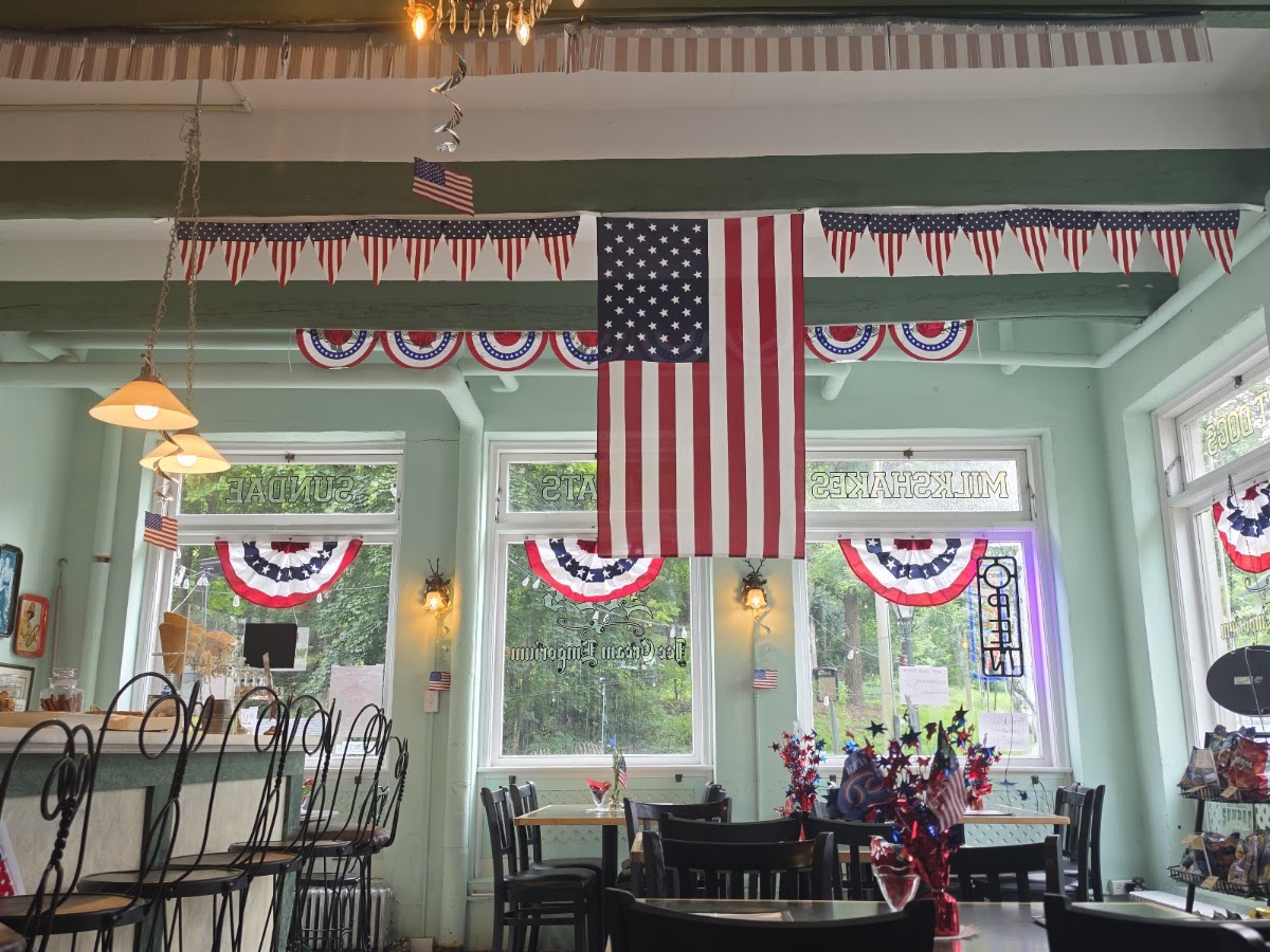 Zoe's Ice Cream Emporium & Café photo from Google